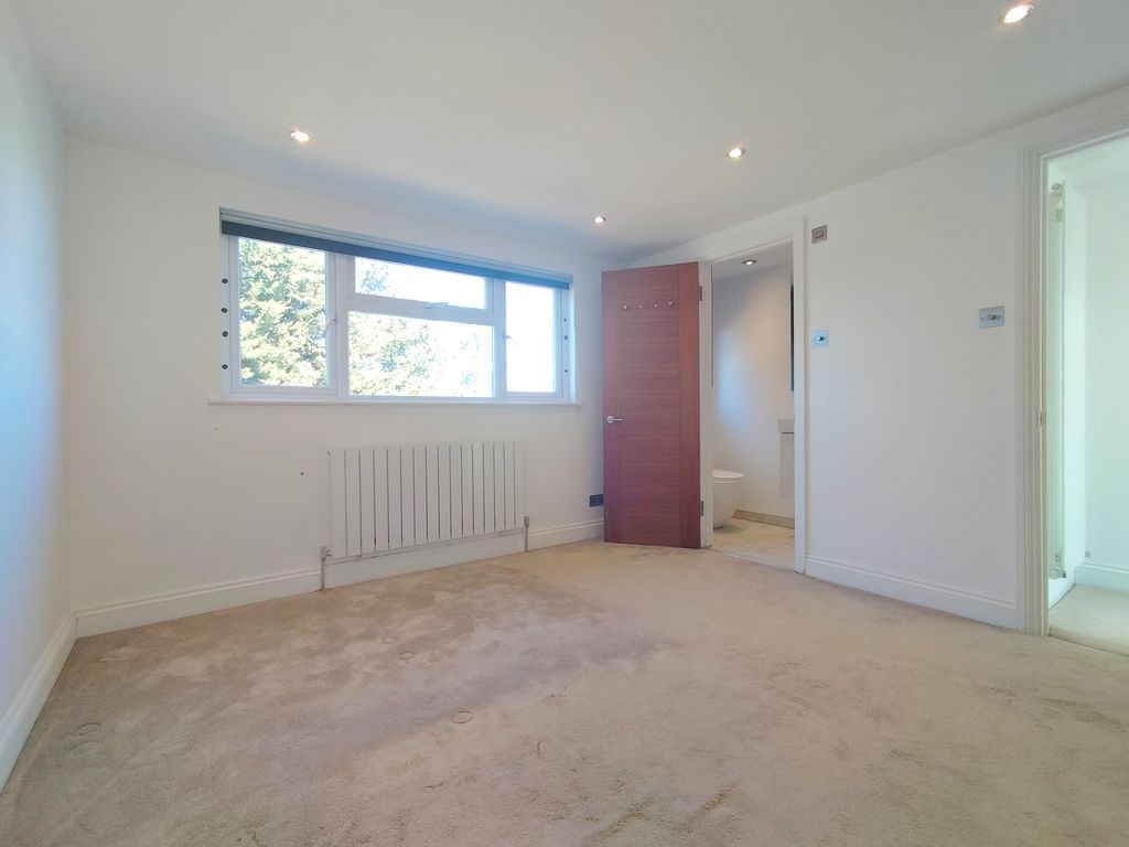 Photo 26- click for photo gallery